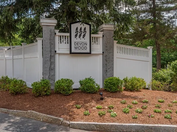 109 Bradford Commons Ln #109, Braintree, MA 02184