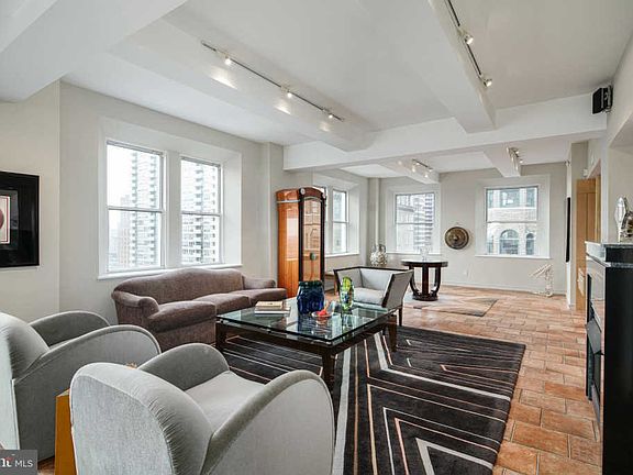5th image of 275 S 19th St Penthouse 1