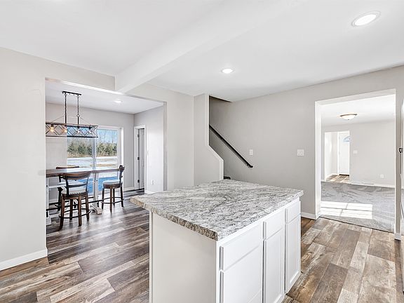 5th image of 6208 Kriescher Rd