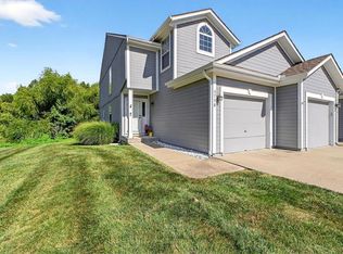 5736 NW Plantation Ln, Lees Summit, MO 64064
