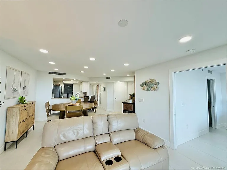8800 S Ocean Dr #102 — Photo 45
