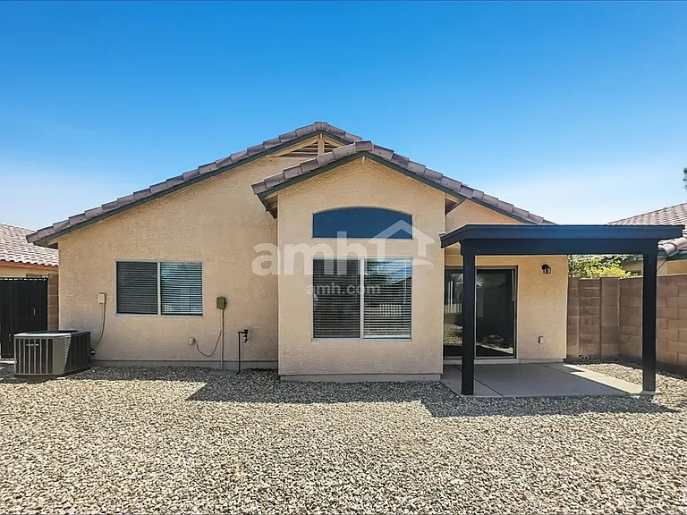 15872 W Adams St — Photo 18