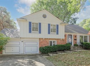 6409 W 101st Pl, Overland Park, KS 66212