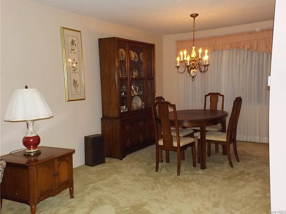4th image of 614 Meadowbrook Dr