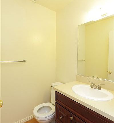 5BATHROOM1