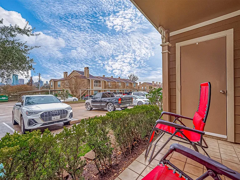 1860 White Oak Dr #375 — Photo 41