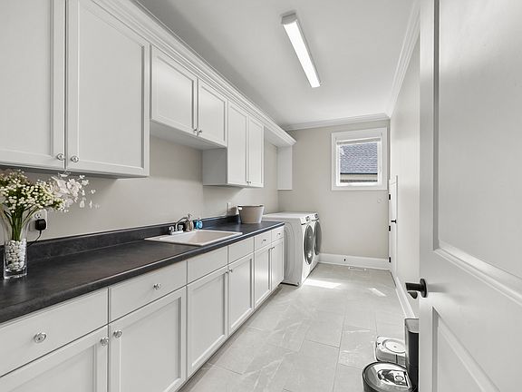 4th image of 124 Chestnut Pond Ln