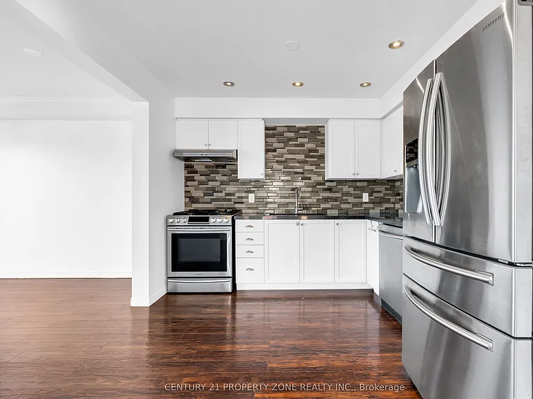 75 Benjamin Cres — Photo 16