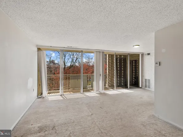 1824 Metzerott Rd APT 204, Adelphi, MD 20783