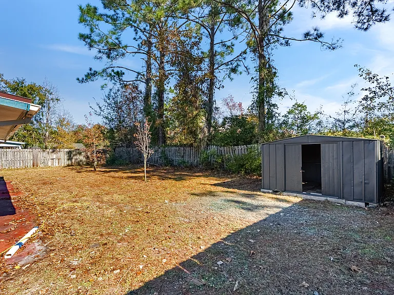 404 Westgate Cir — Photo 25