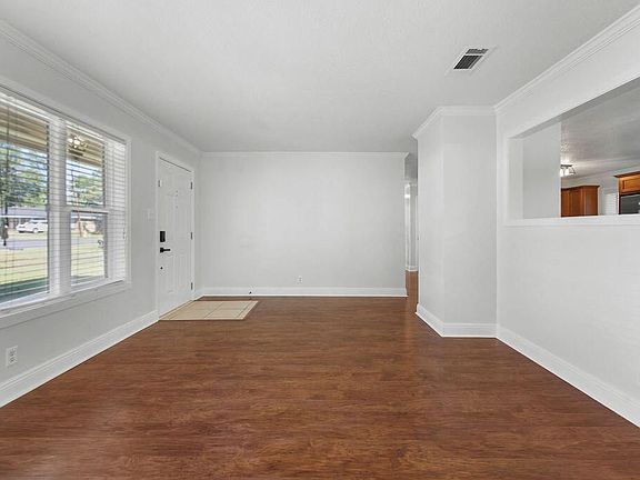 3rd image of 129 Powell Dr