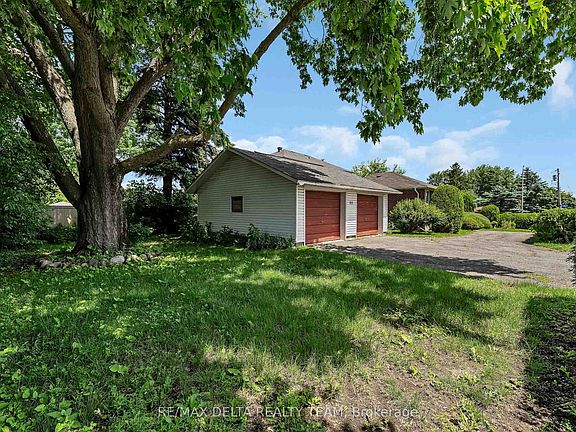 4th image of 115 Meadowlands Dr W