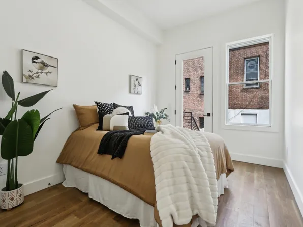 250 Van Horne Street image 19 of 48