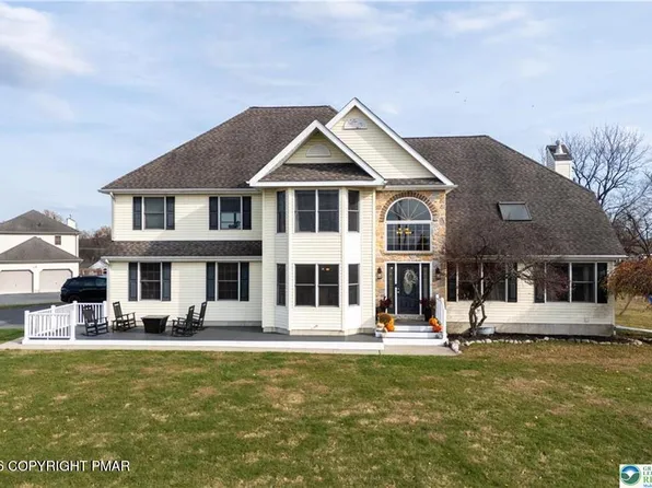 5 Farmstead Way, Mount Bethel, PA 18343