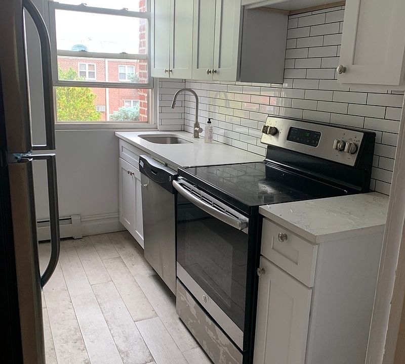1st image of 20-28 26th St #2F