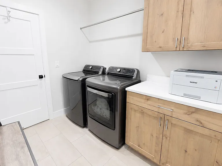 1127 E 4240 N — Photo 30