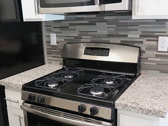 5th image of 1626 27th St APT 09