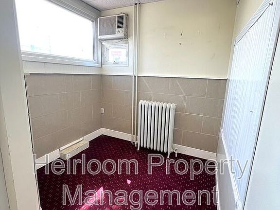 3rd image of 1823 Belknap St