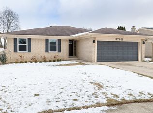 37662 Susan St, Sterling Heights, MI 48310