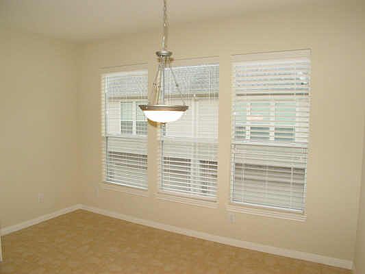 5th image of 706 Memorial Heights Dr