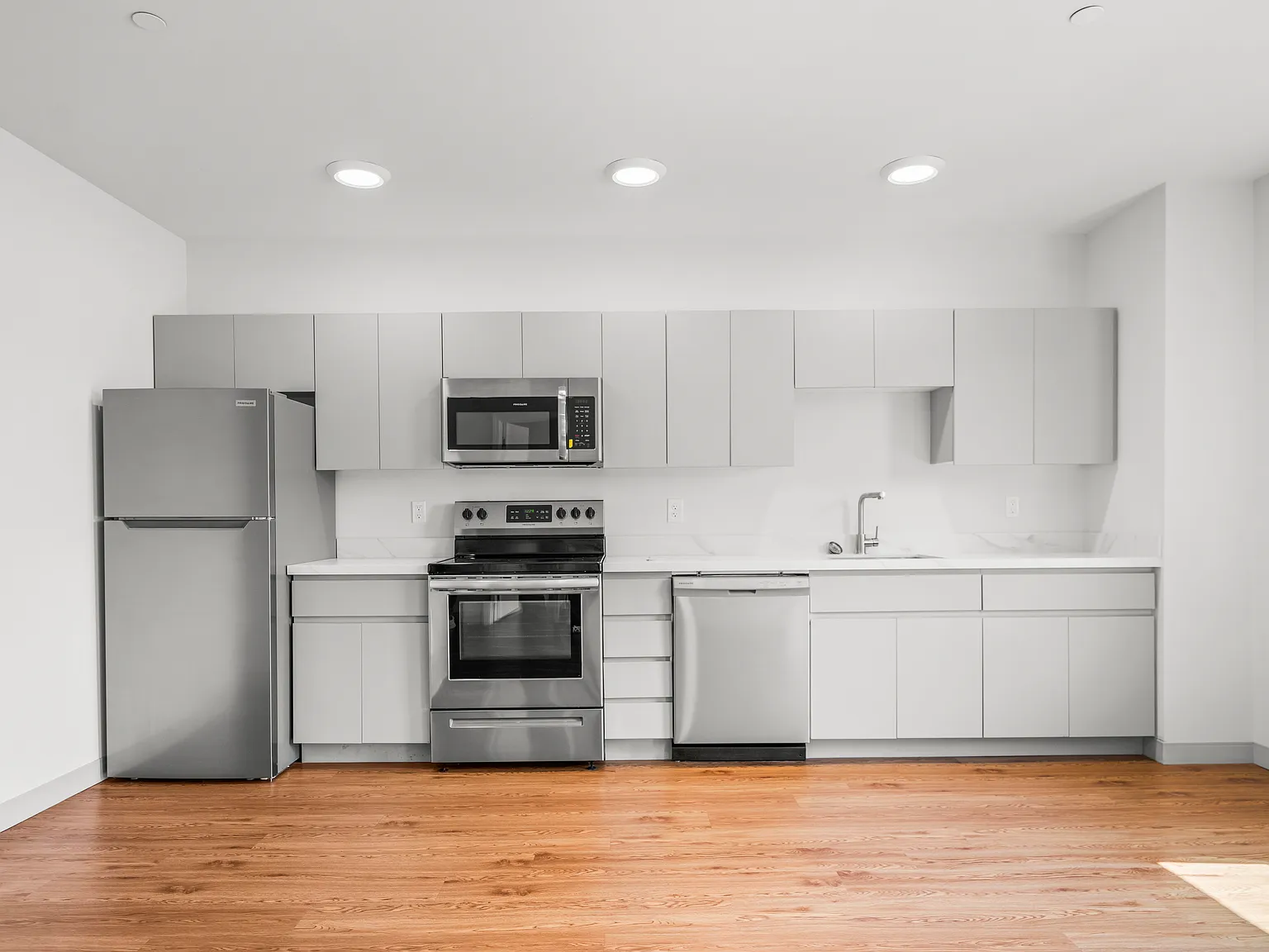 Studio, 500 sqft, $1,500 — Photo 4