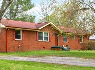 2057 Lake Rd, Greenbrier, TN 37073