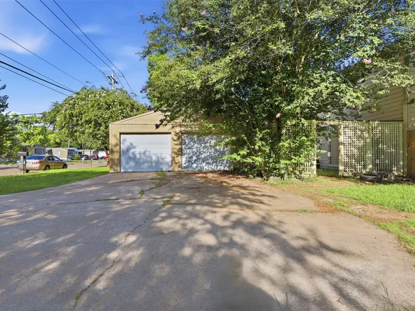 1621 & 1623 W Adoue St, Alvin, TX 77511