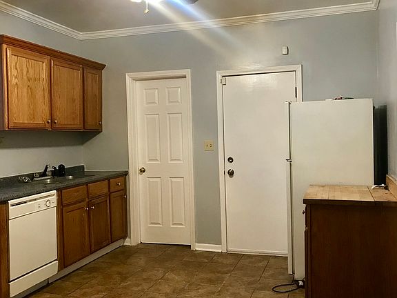 4th image of 12311 S Peoria St #1