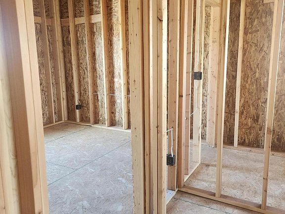 2nd image of 405 Pear Dr