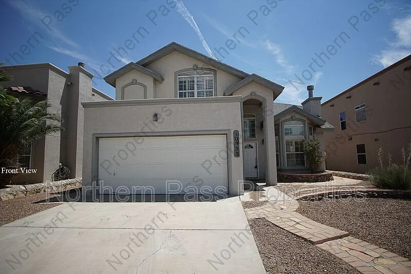 4 bed, 3.0 bath, 2156 sqft, $2,075 — Photo 2