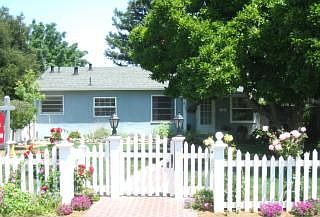 1st image of 272 Carlyn Ave