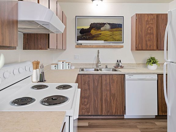 4th image of 5821 N 33rd St #5823-1