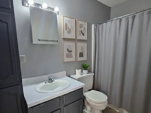 130 Sherwood Ct, 130 Sherwood Ct #3, Waterloo, IA 50701