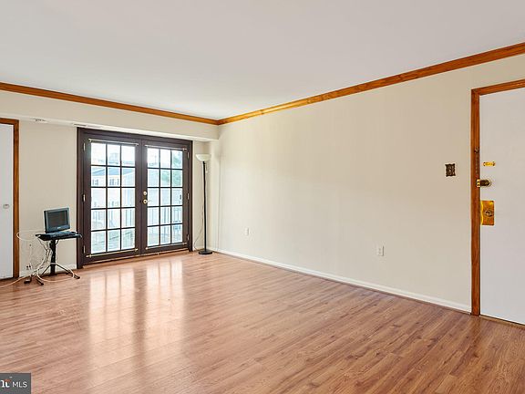 5th image of 5931 Quantrell Ave APT 304