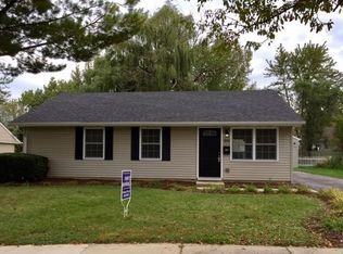 304 Laurel Ln, Streamwood, IL 60107