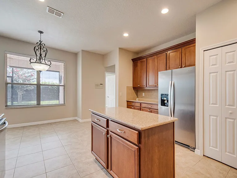 1904 Candlenut Cir — Photo 51