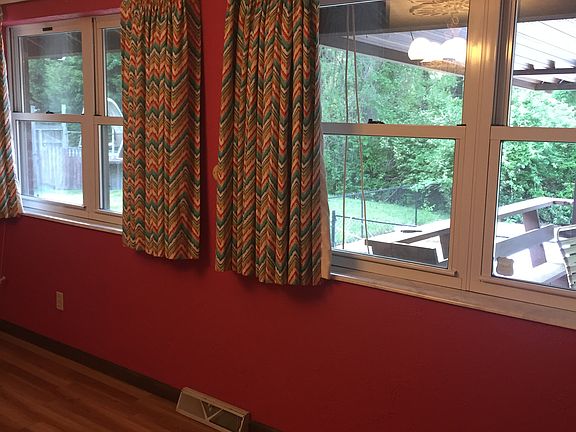 2nd image of 10225 Thorpe Ave