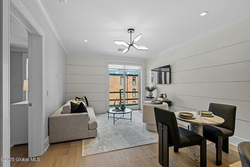 5th image of 19 Washington Street #464 D