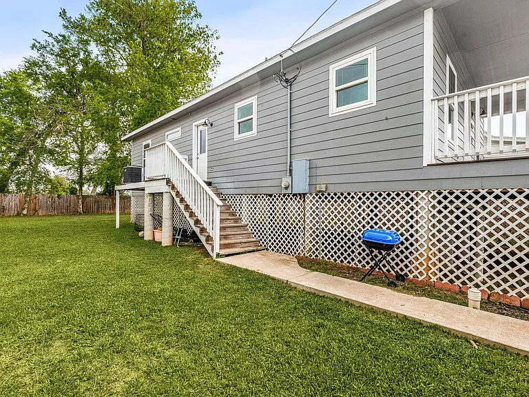 805 E Mulberry Ave — Photo 14