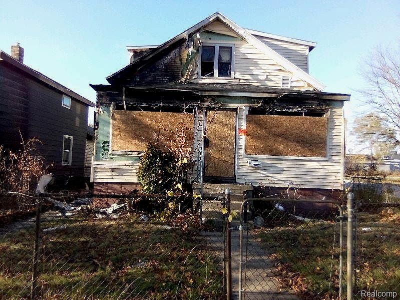 1st image of 46 E Walton Ave