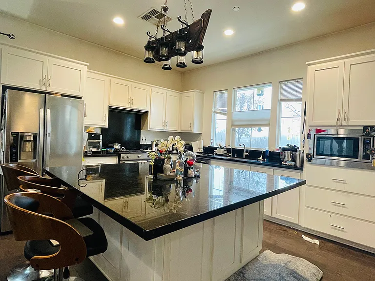 7304 Stags Leap Ln — Photo 5