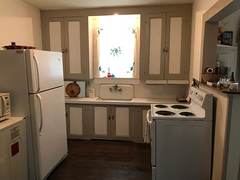 1204 Ford St — Photo 10