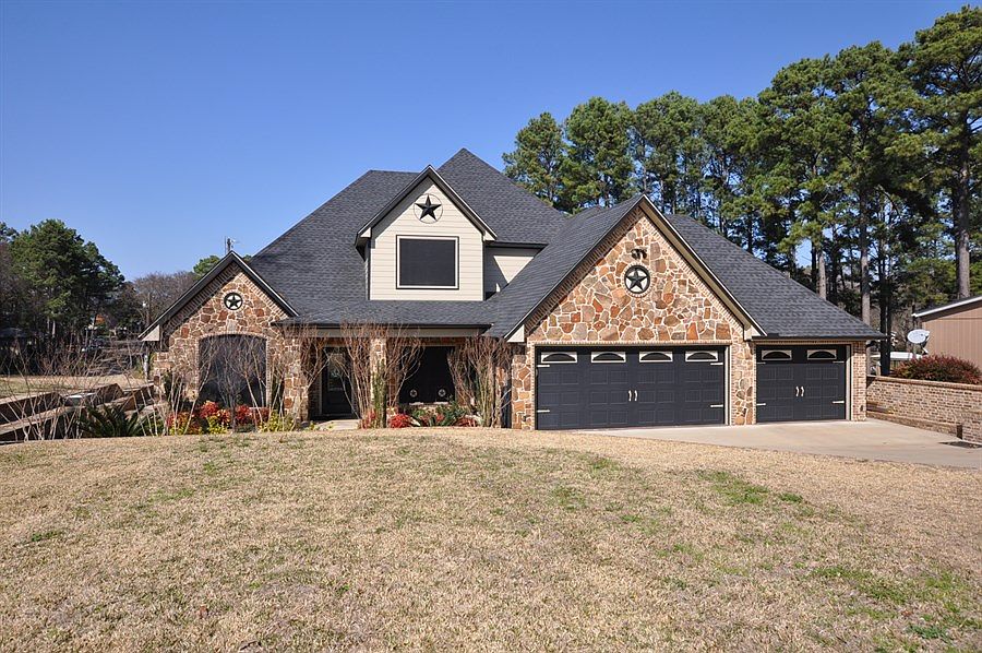 1st image of 16916 Oakwood Dr