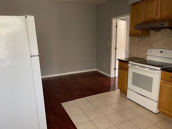 4th image of 4907 Cedar Ave Floor 3