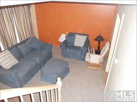 3rd image of 90 Sunny Brook Cir