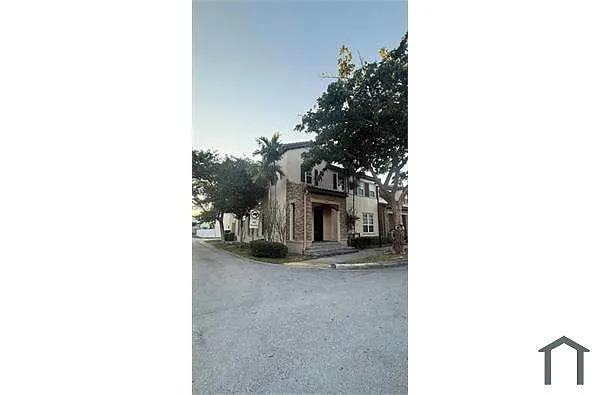 Building Photo - 9248 SW 170th Pl