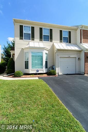 1st image of 208 Eisenhower Ct