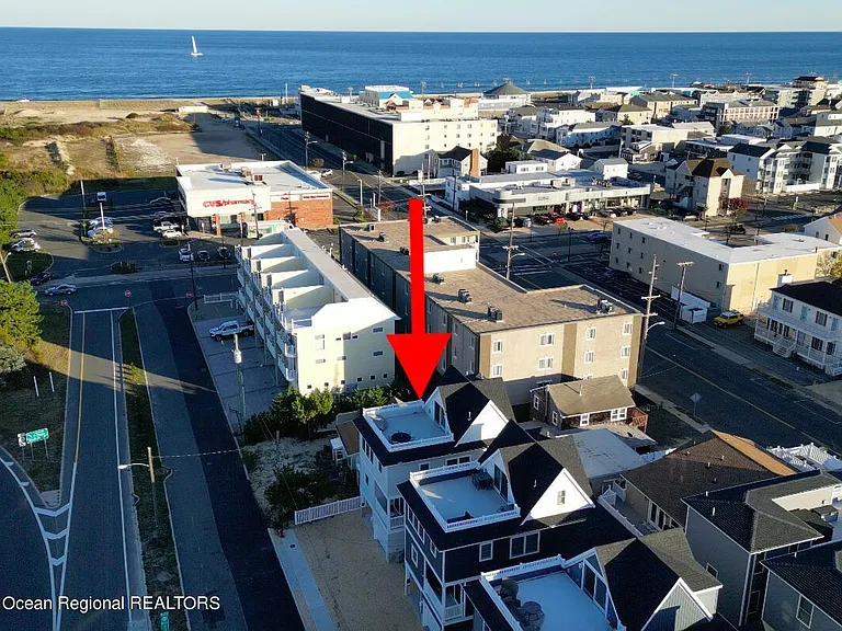 121 Dewey Dr — Photo 23