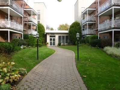 1 Wooleys Ln APT 1B, Great Neck, NY, 11023