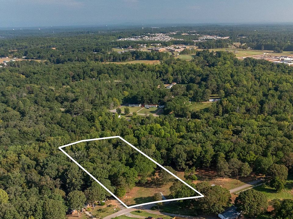 1st image of 4 Gibson Rd #4